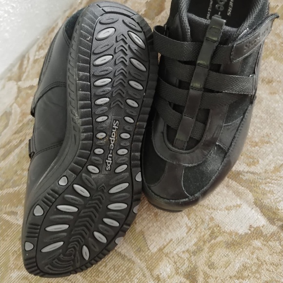 Sketchers - Picture 4 of 4